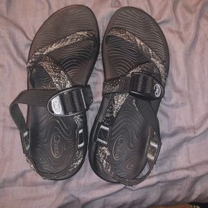 Barley worn Chacos! Super cute and comfy!